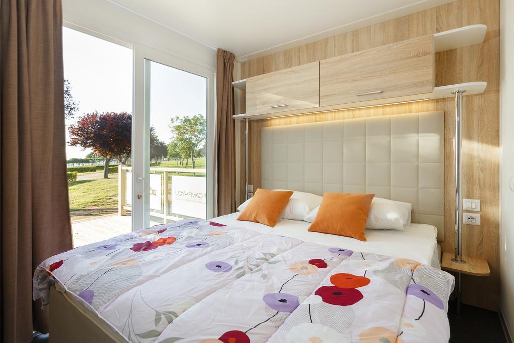 Mobile Homes Premium Vista Mare Park Umag By Camp4You Exterior foto